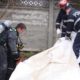 vadu-moldovei-un-barbat-a-decedat-dupa-ce-a-cazut-peste-el-o-placa-de-beton